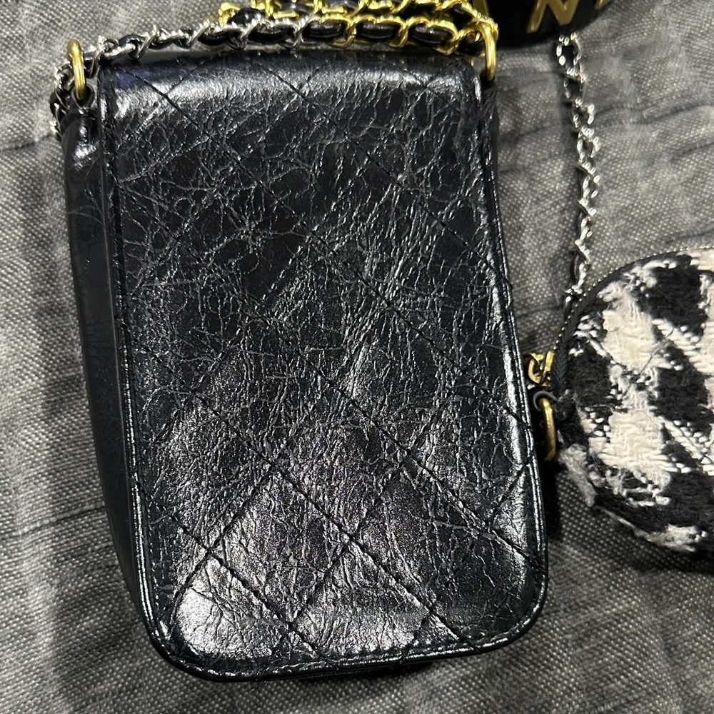 Chanel Black Quilted Leather Pouch with Gold Chain - Picture 4 of 6